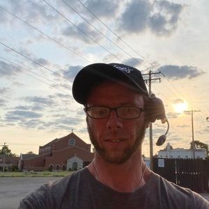 Meet your Posher, Dennis